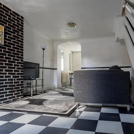 Cosy Home By Excel Centre & City Airport Лондон Экстерьер фото