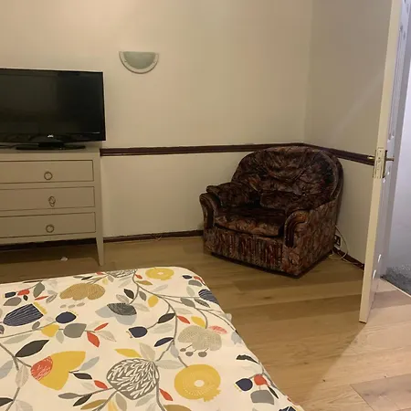 Cosy Home By Excel Centre & City Airport Лондон Экстерьер фото